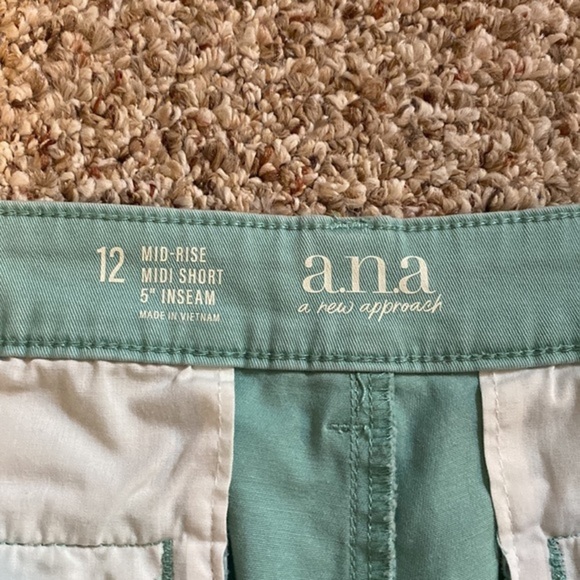 a.n.a Twill Shorts - Picture 7 of 8